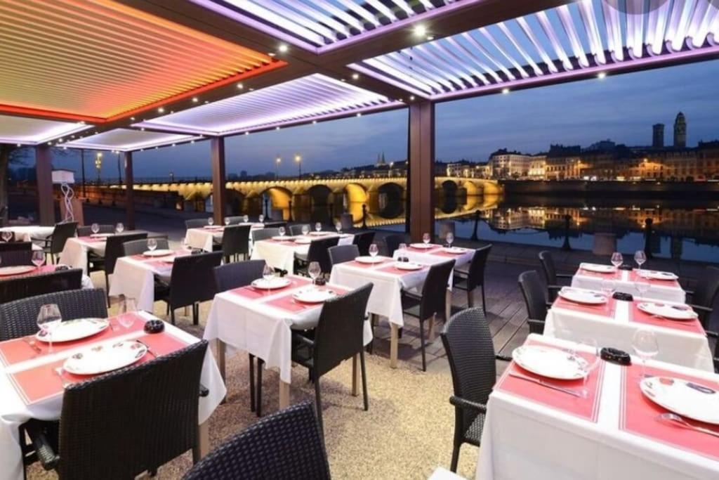 Sejour Detente Au Coeur De Macon Spa,Cine,Bouteille Offerte Εξωτερικό φωτογραφία
