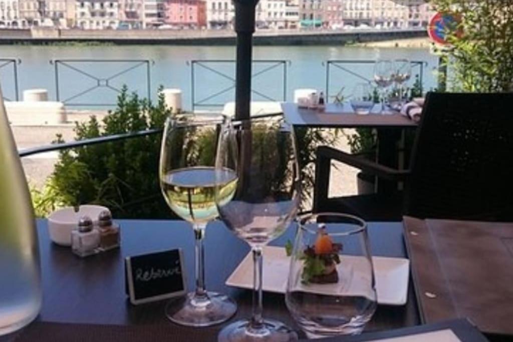 Sejour Detente Au Coeur De Macon Spa,Cine,Bouteille Offerte Εξωτερικό φωτογραφία